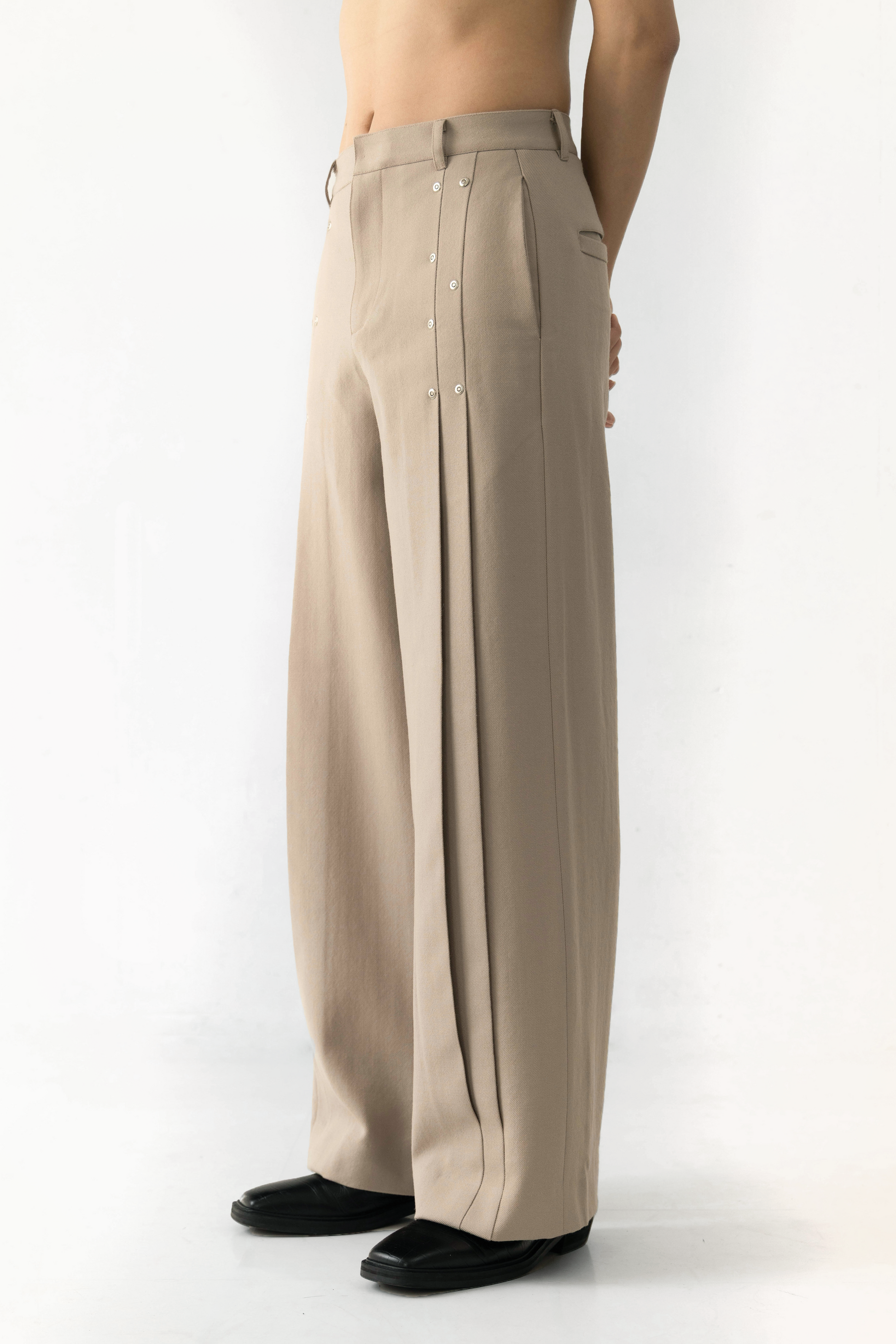 RIVET PLEATED WOOL PANTS
