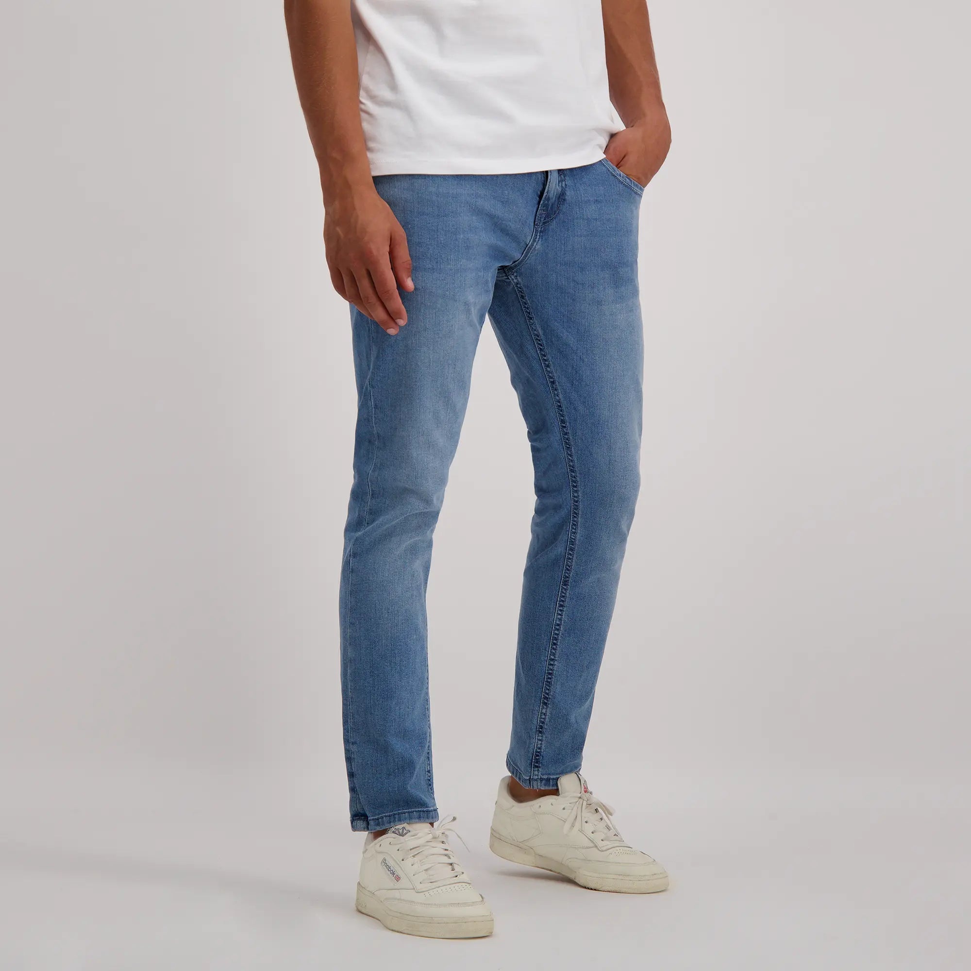 Douglas Everyday Straight Comfort Jeans